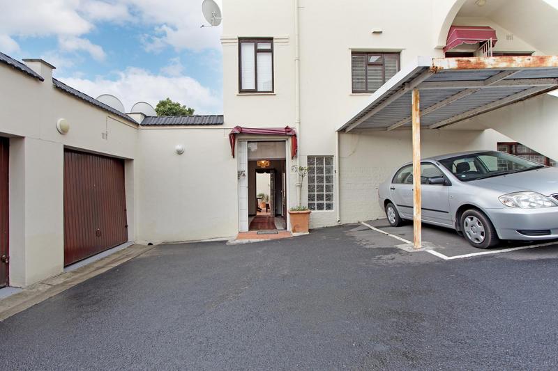 To Let 2 Bedroom Property for Rent in Green Point Western Cape